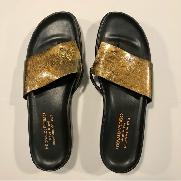 Donald Pliner Platform Slides / Sandals - Picture 2 of 4